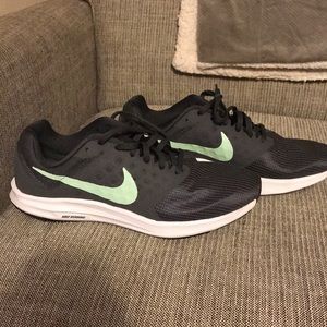 Nike Downshifter 7 steel grey/ mint green SZ 9